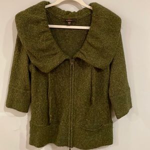 Green Fever Knit Cardigan with oversized Petar Pan Collar. Size Large